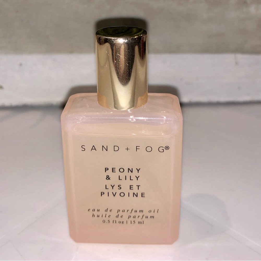 Sand + Fog Peony & Lily Oil Rollerball - Picture 1 of 2